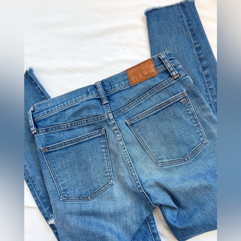 Madewell 9” High Rise Skinny Jeans - Picture 4 of 10